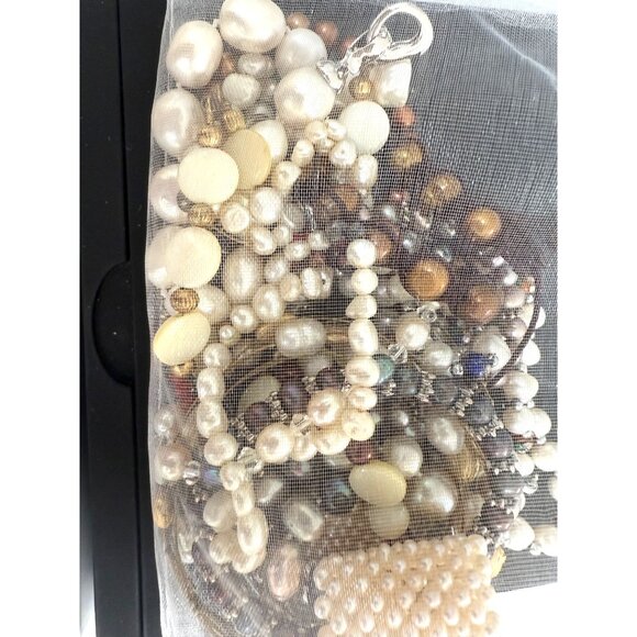 Pearl Bracelet Lot Wearable 8oz Assorted Colors & Styles, Wear or Craft, Beaded - Picture 3 of 6